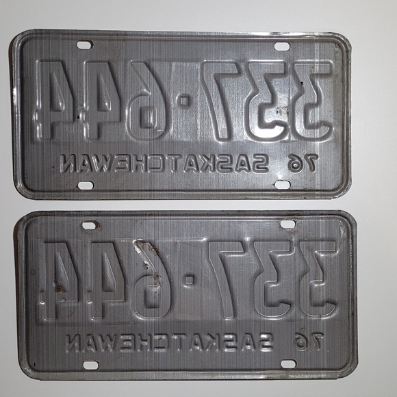 Original Set 1976 Saskatchewan License Plate - Picture 5 of 5